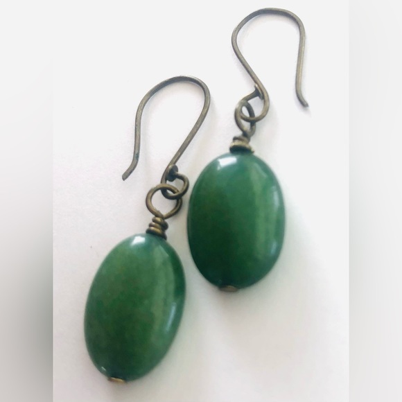 Green aventurine gemstone earrings - New and new packaging ⭐️ 5 for $25 ⭐️ - Picture 3 of 7